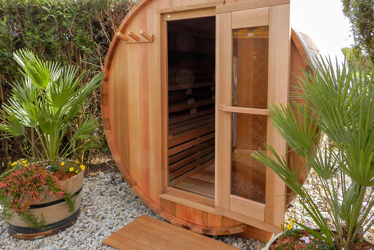 25_Dundalk_leisurecraft_europe_clear_red_cedar_barrel_sauna_tempered_bronze_door.dd2a03a6bb695ba0b397f7106fb85e54