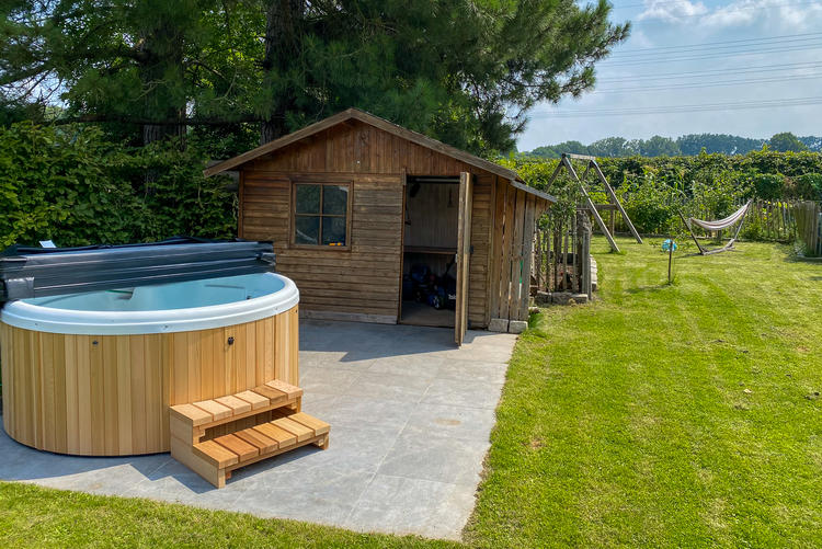 1315_Nordic_Hot_tubs_Red_Cedar_wellness_massagejets_jacuzzi_Leisurecraft_Europe_impulse_DP.25181ccd9a37c1410e535b0f0bdbb4c2